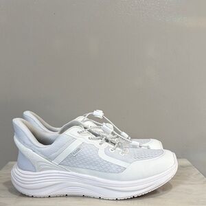 KIZIK LONDON White Sneakers Size 9